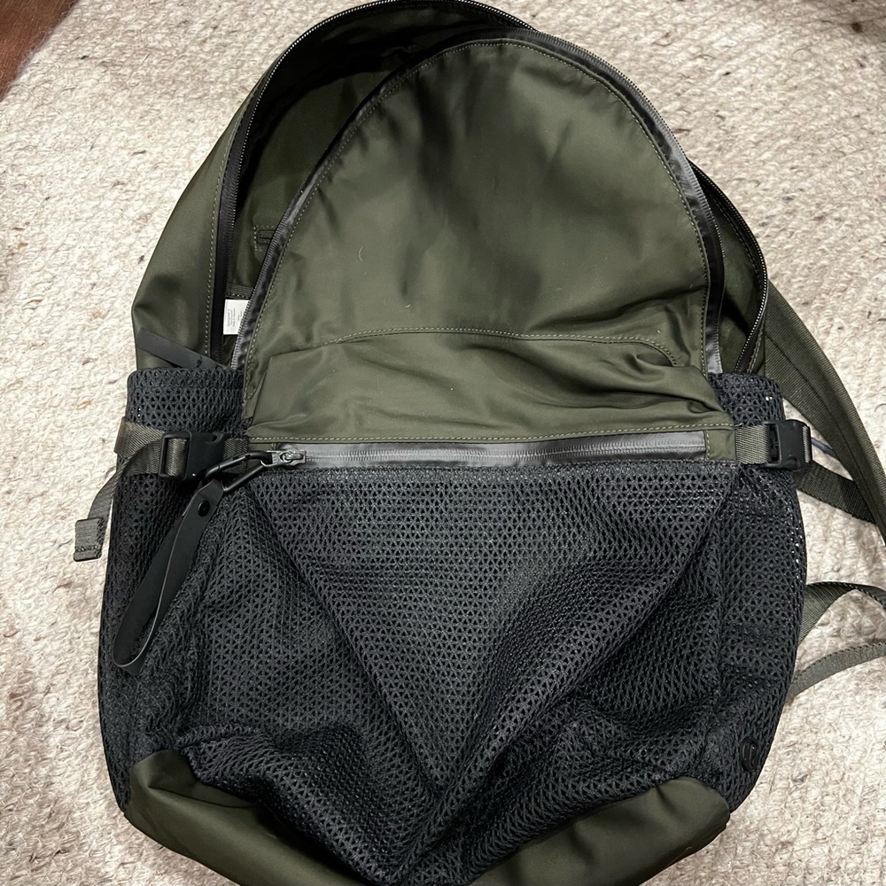 Lululemon All Hours Backpack One Size Women’s Bag 27L Water Repellant Active